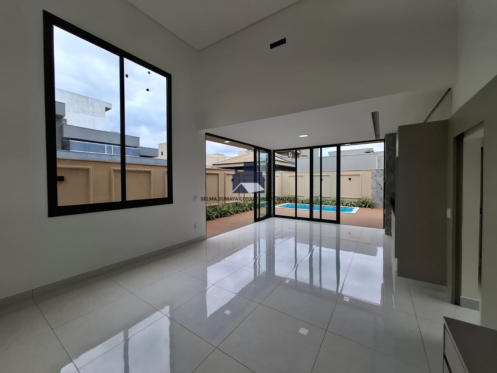 Casa de Condomínio com 3 quartos à venda, 147m² — foto 4 de 29