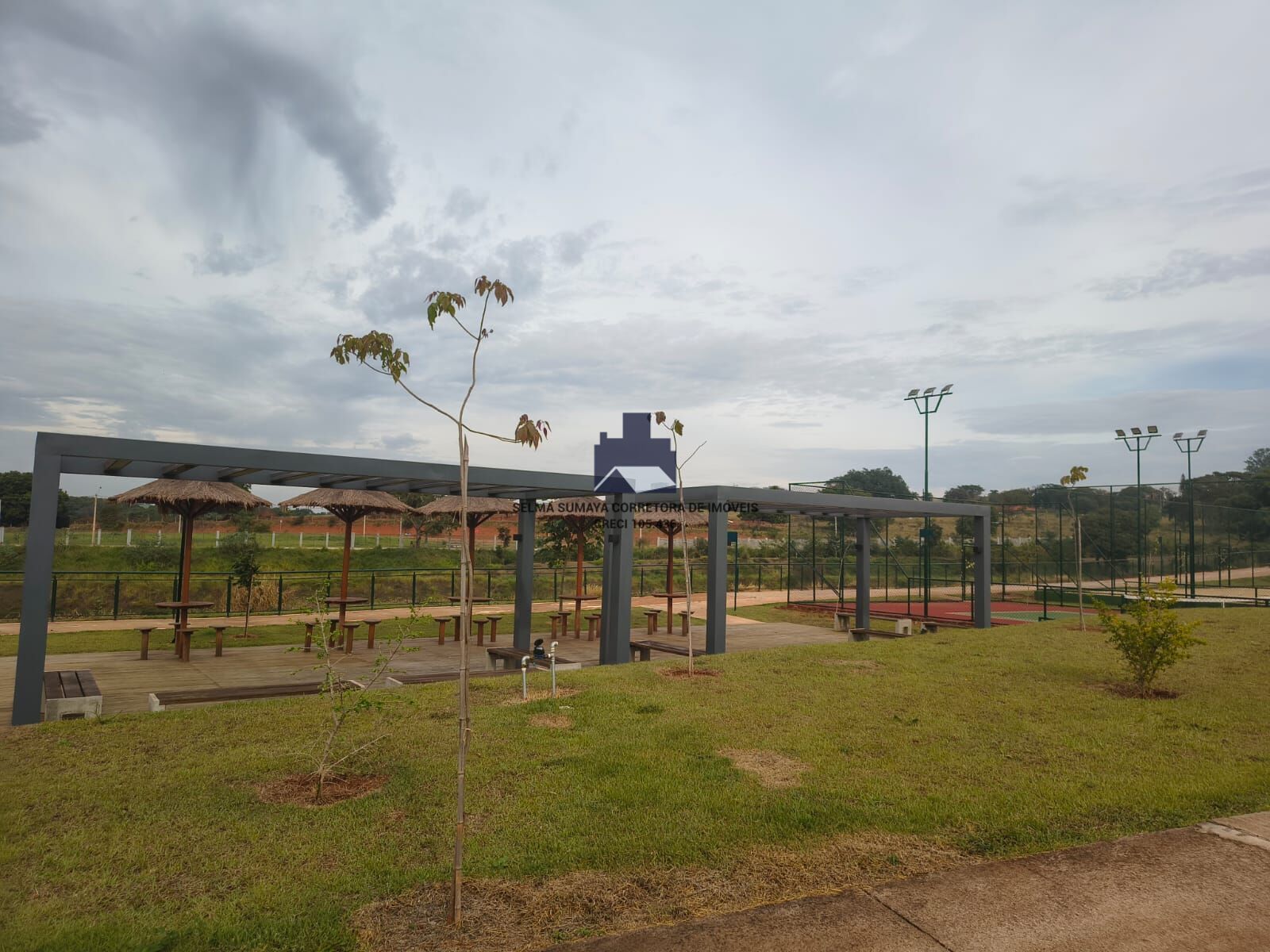 Terreno / Lote / Condomínio à venda, 243m² — foto 10 de 14
