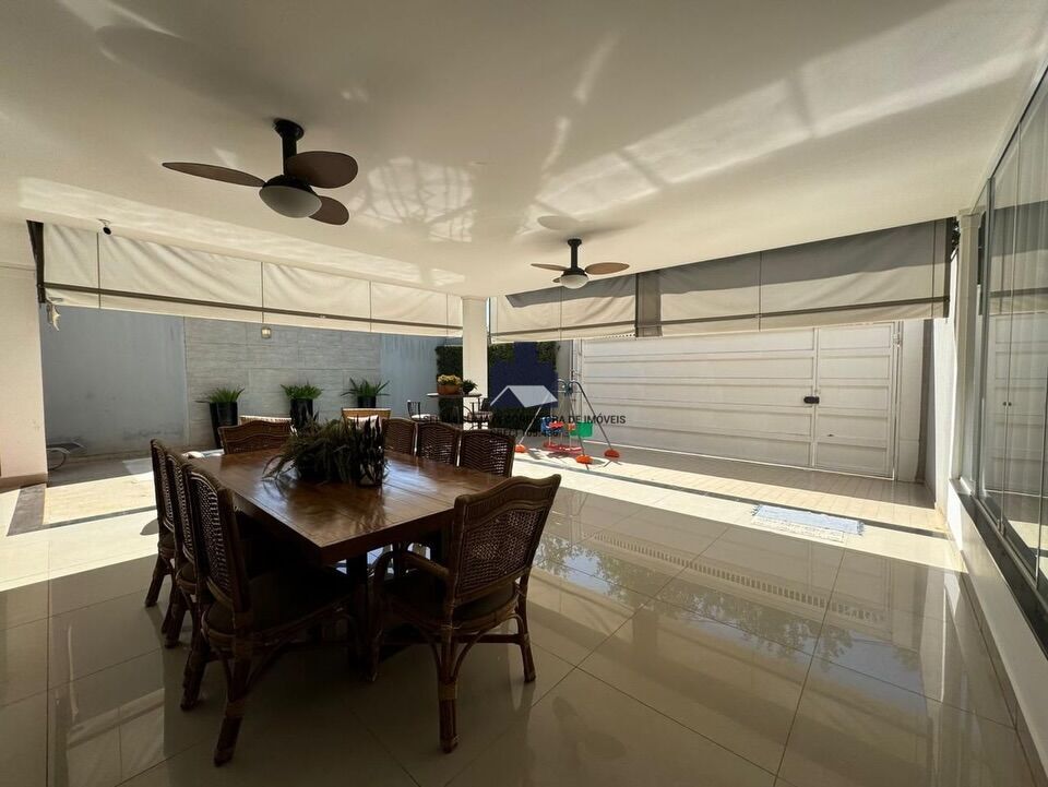 Casa de Condomínio com 3 quartos à venda, 239m² — foto 12 de 19