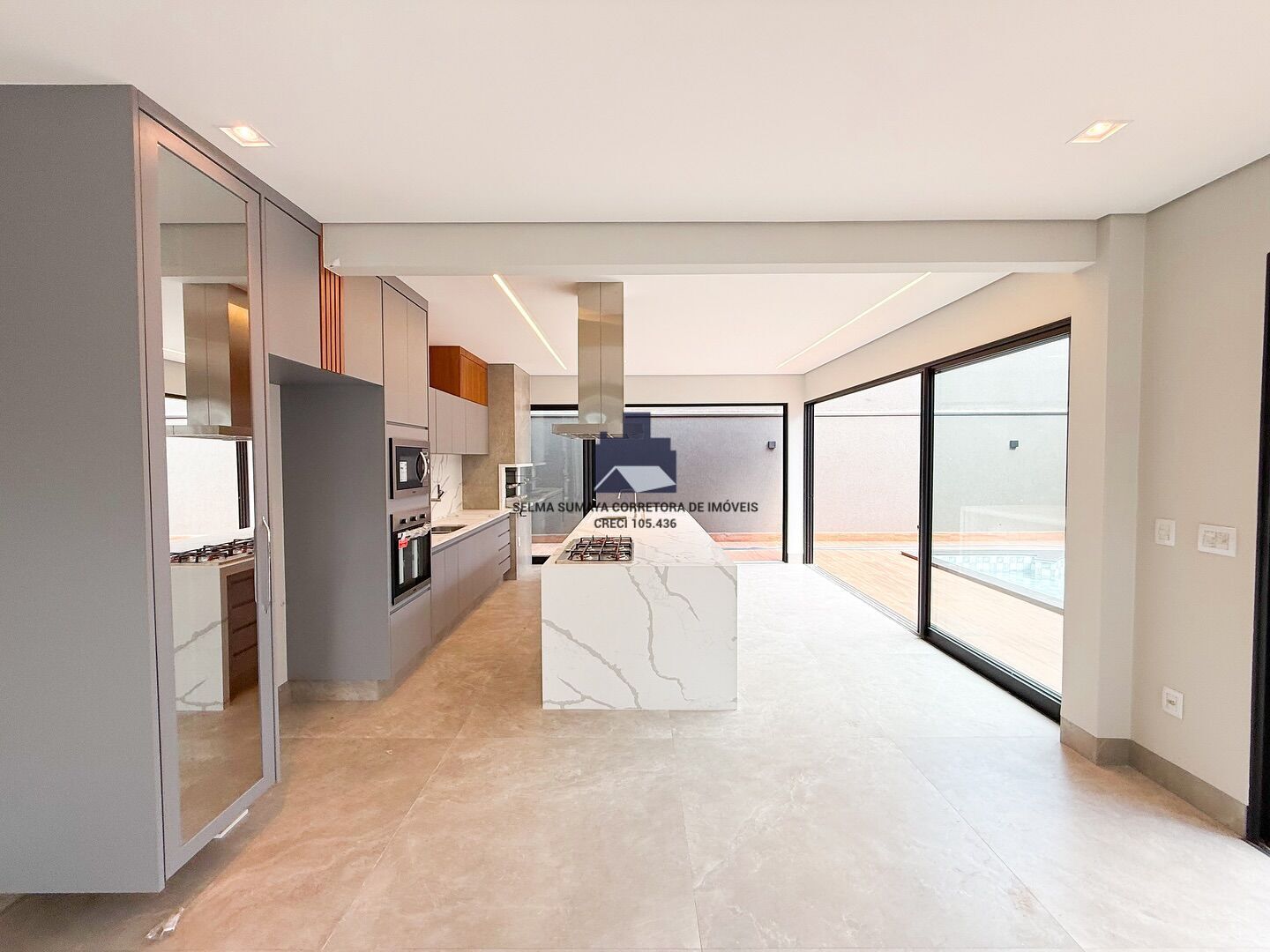 Casa de Condomínio com 3 quartos à venda, 230m² — foto 12 de 20