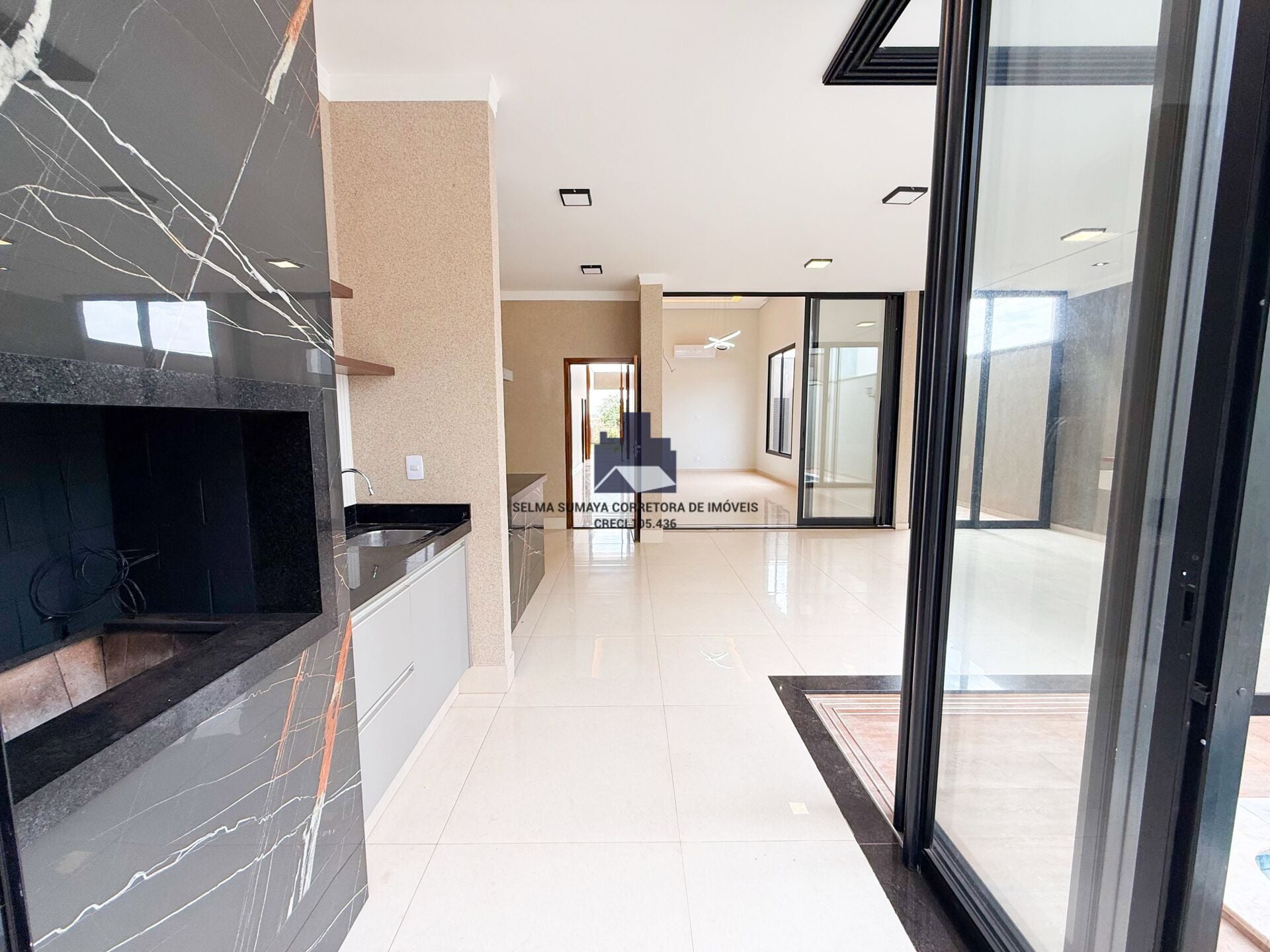 Casa de Condomínio com 3 quartos à venda, 219m² — foto 16 de 20