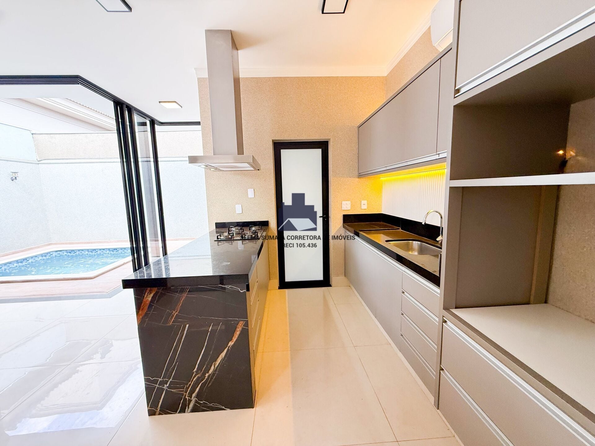 Casa de Condomínio com 3 quartos à venda, 219m² — foto 13 de 20
