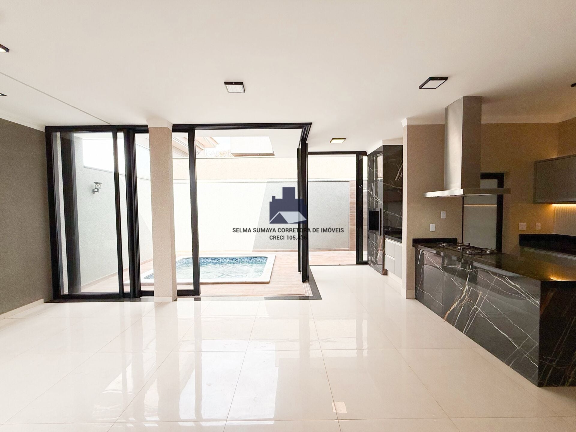 Casa de Condomínio com 3 quartos à venda, 219m² — foto 17 de 20