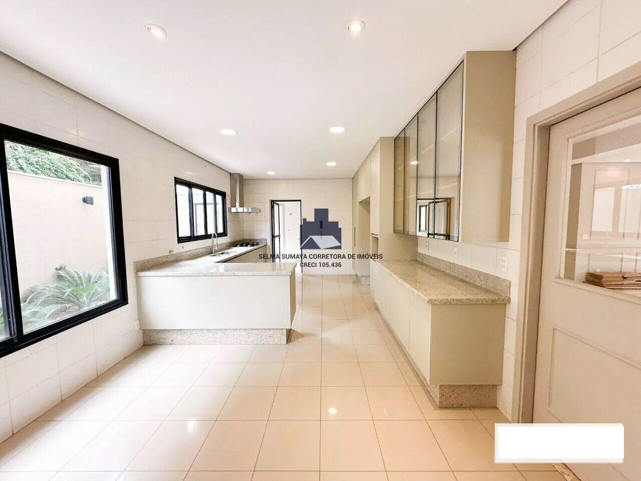 Casa de Condomínio com 3 quartos à venda, 380m² — foto 6 de 29