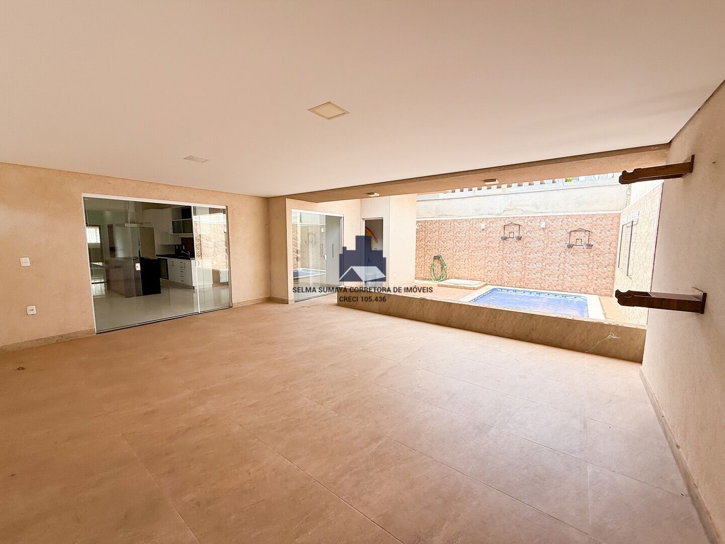 Casa de Condomínio com 3 quartos à venda, 180m² — foto 9 de 19