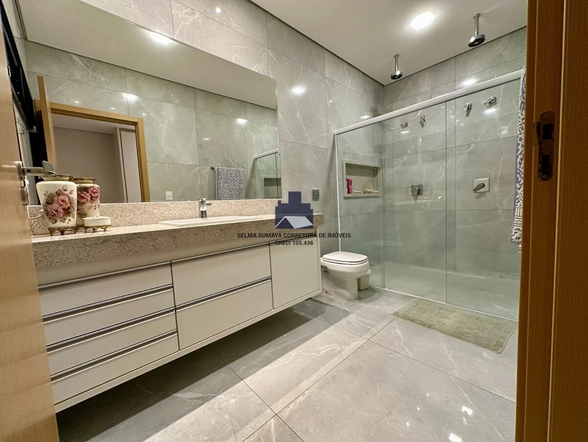 Casa de Condomínio com 4 quartos à venda, 219m² — foto 17 de 20