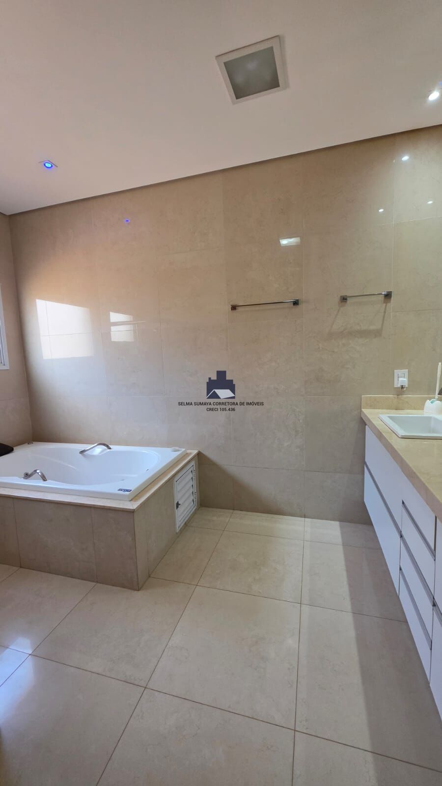 Casa de Condomínio com 3 quartos à venda, 250m² — foto 33 de 41