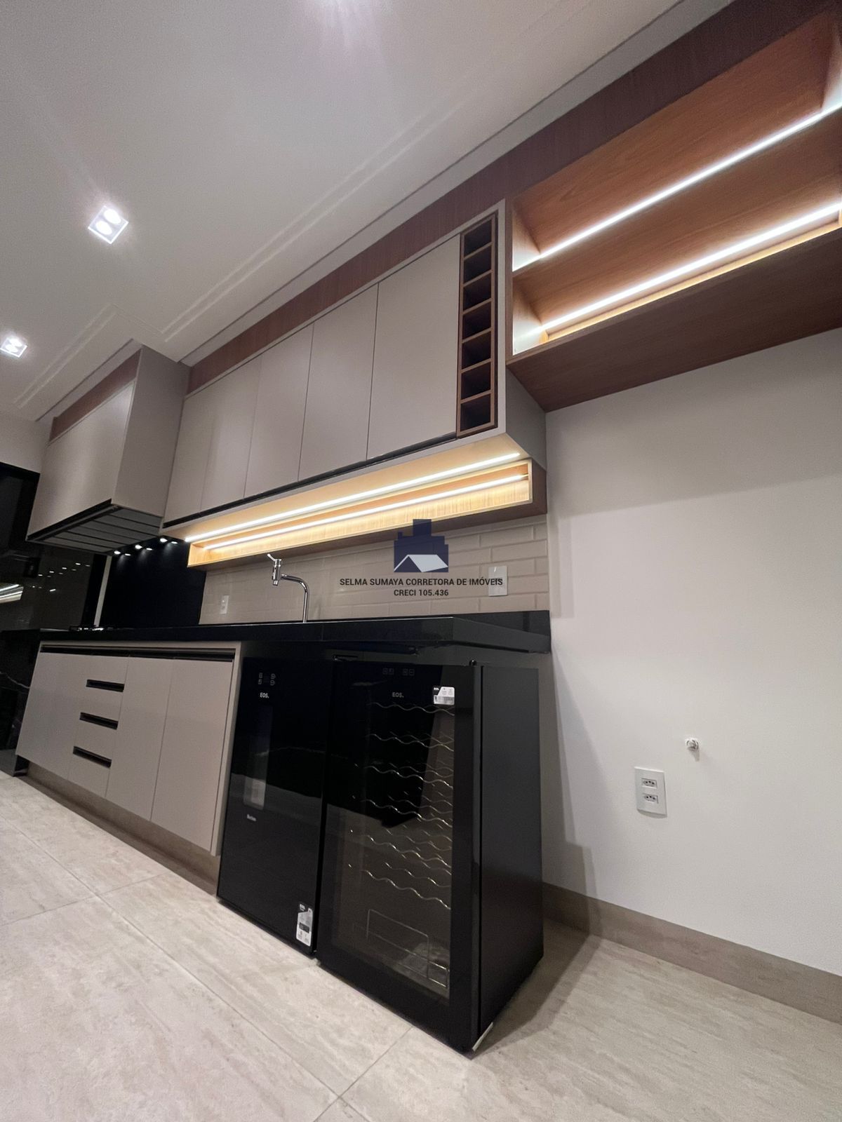 Casa de Condomínio com 3 quartos à venda, 240m² — foto 15 de 33
