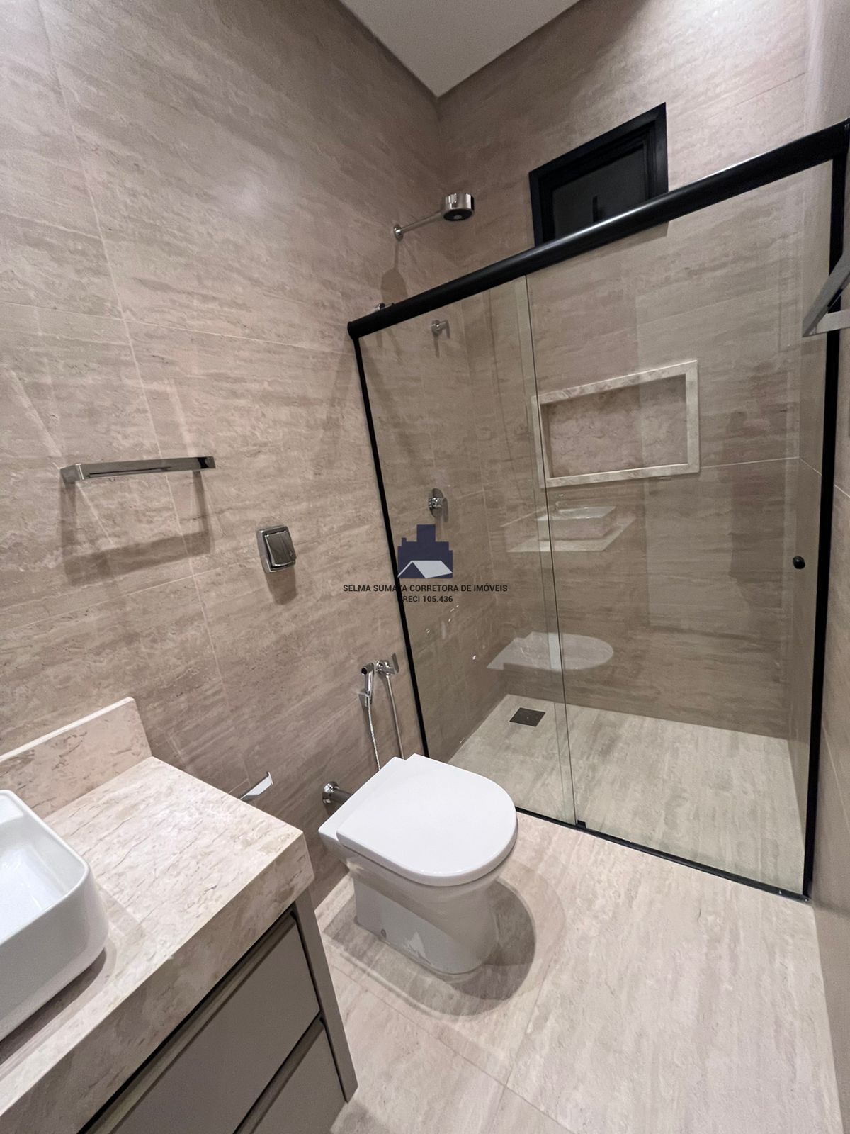 Casa de Condomínio com 3 quartos à venda, 240m² — foto 12 de 33