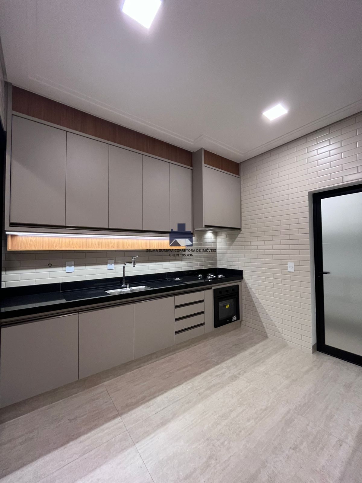 Casa de Condomínio com 3 quartos à venda, 240m² — foto 27 de 33