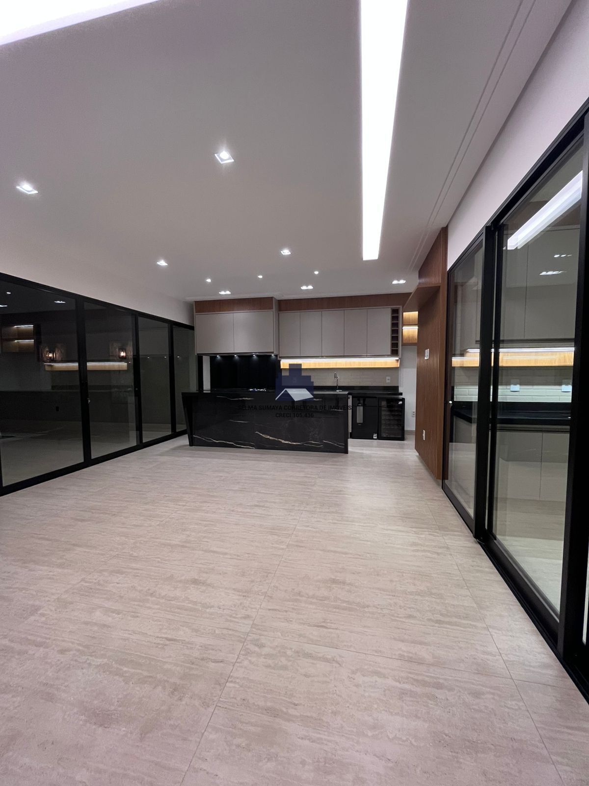 Casa de Condomínio com 3 quartos à venda, 240m² — foto 10 de 33