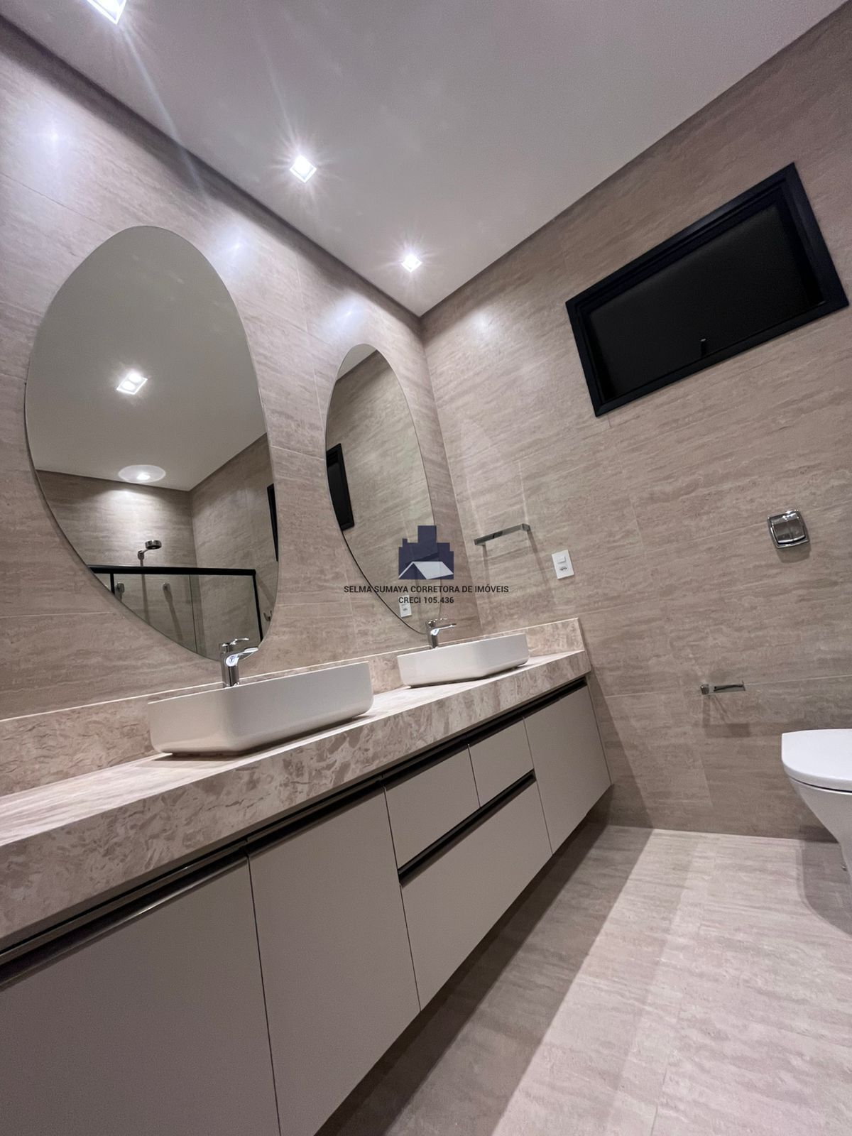 Casa de Condomínio com 3 quartos à venda, 240m² — foto 18 de 33