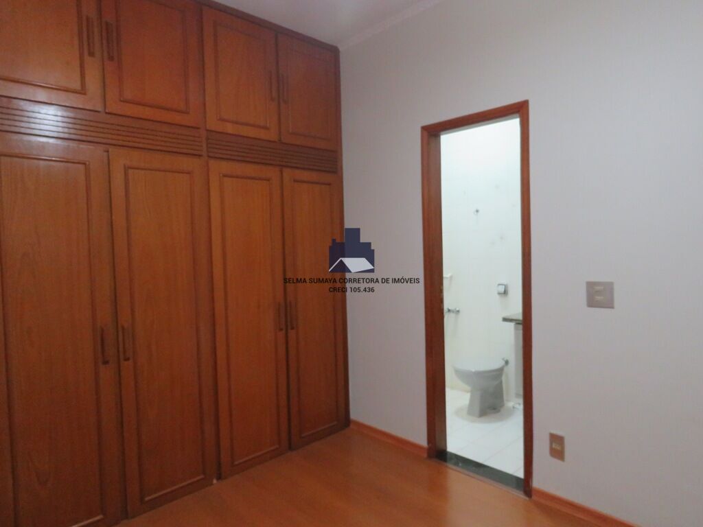 Casa com 3 quartos à venda, 480m² — foto 8 de 13