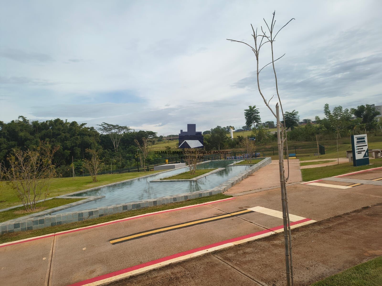 Terreno / Lote / Condomínio à venda, 242m² — foto 7 de 13