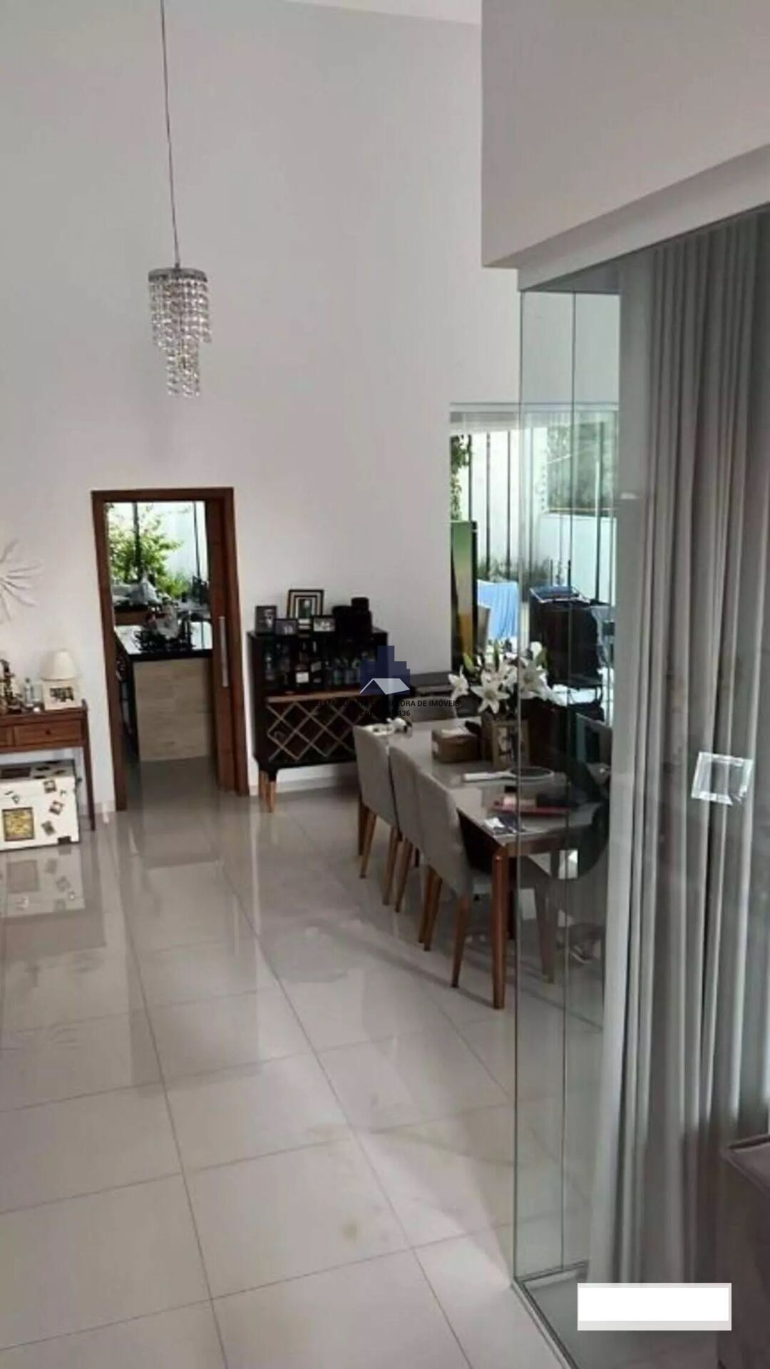 Casa com 3 quartos à venda, 250m² — foto 17 de 19