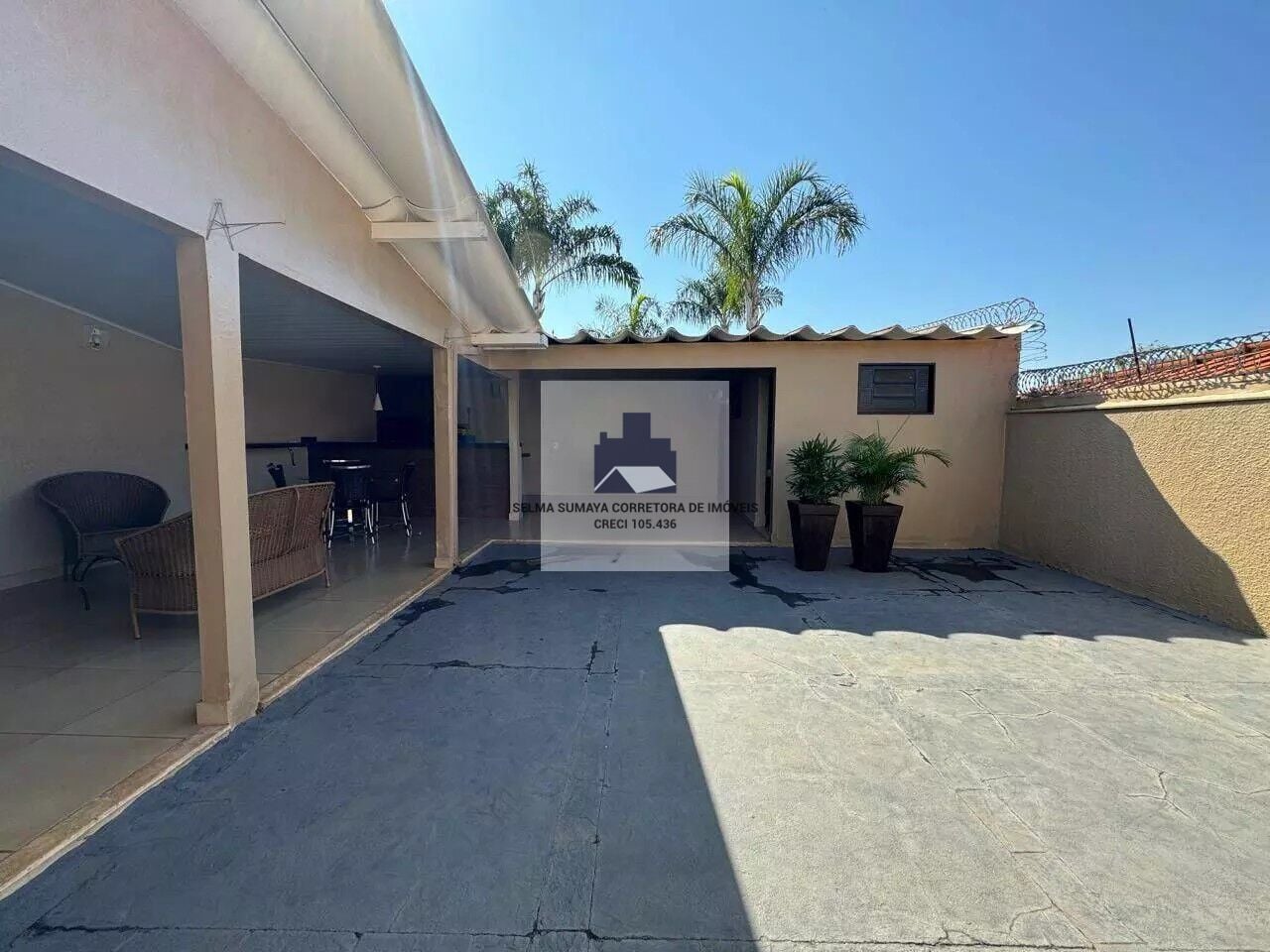 Casa com 4 quartos à venda, 300m² — foto 22 de 25