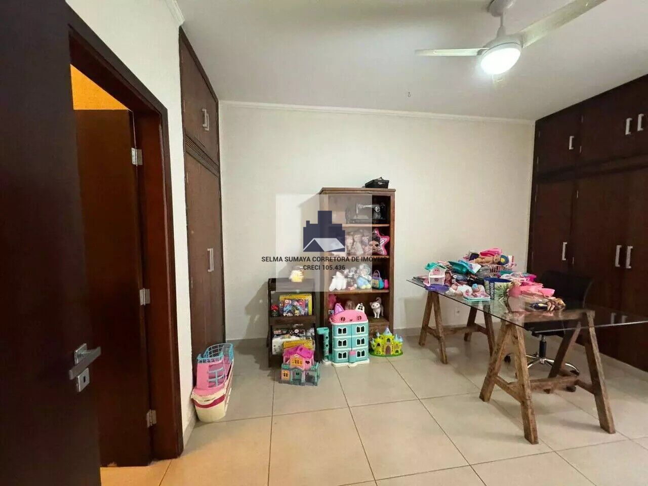 Casa com 4 quartos à venda, 300m² — foto 15 de 25