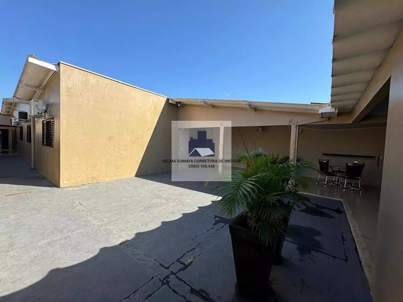 Casa com 4 quartos à venda, 300m² — foto 23 de 25