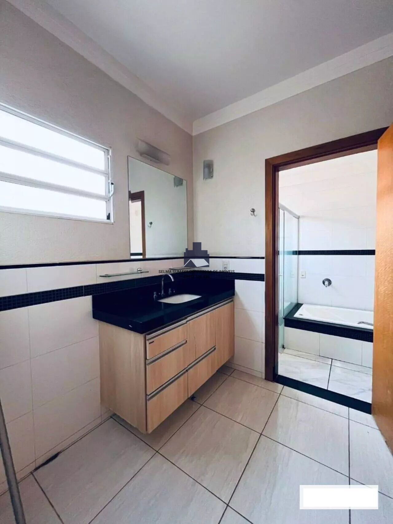 Casa com 3 quartos à venda, 232m² — foto 19 de 25