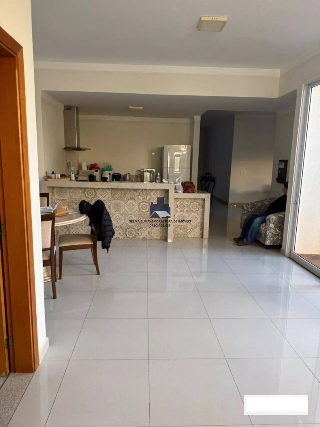 Casa com 3 quartos à venda, 233m² — foto 4 de 17