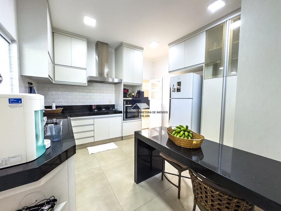 Casa de Condomínio com 3 quartos à venda, 254m² — foto 7 de 18