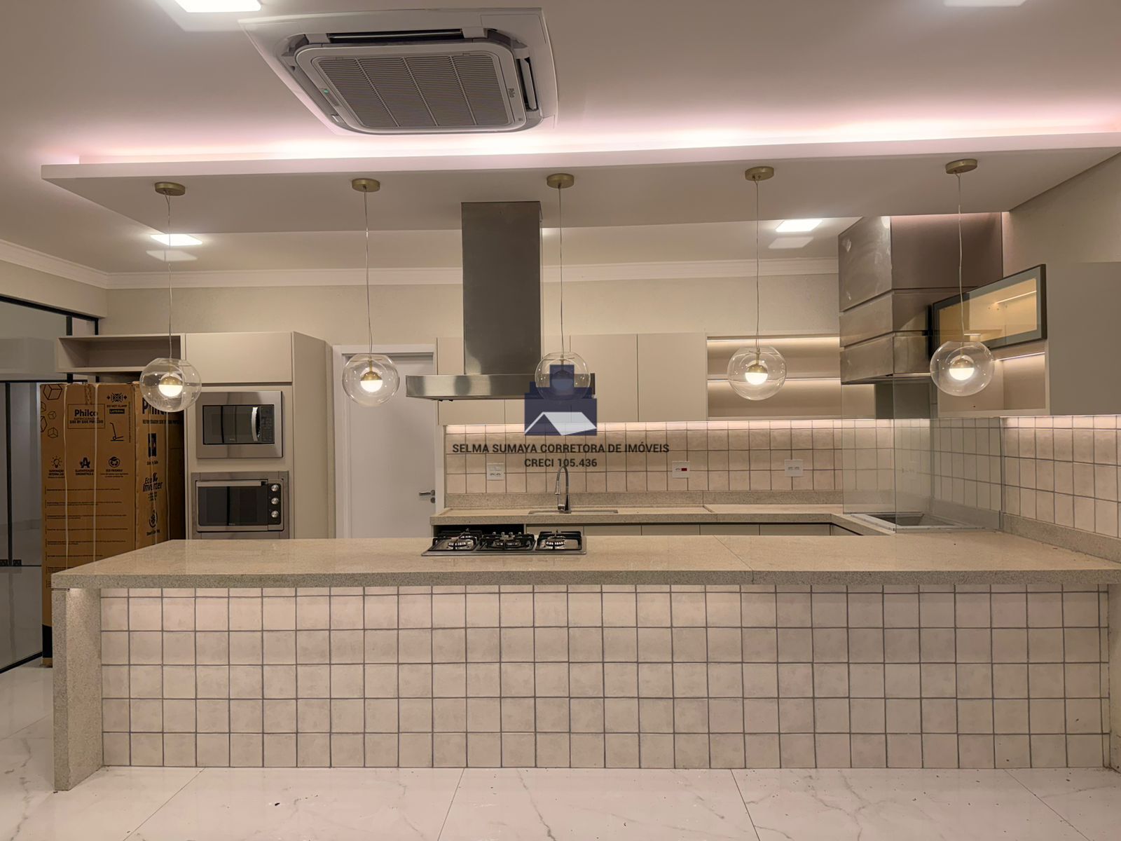 Casa de Condomínio com 3 quartos à venda, 254m² — foto 9 de 28
