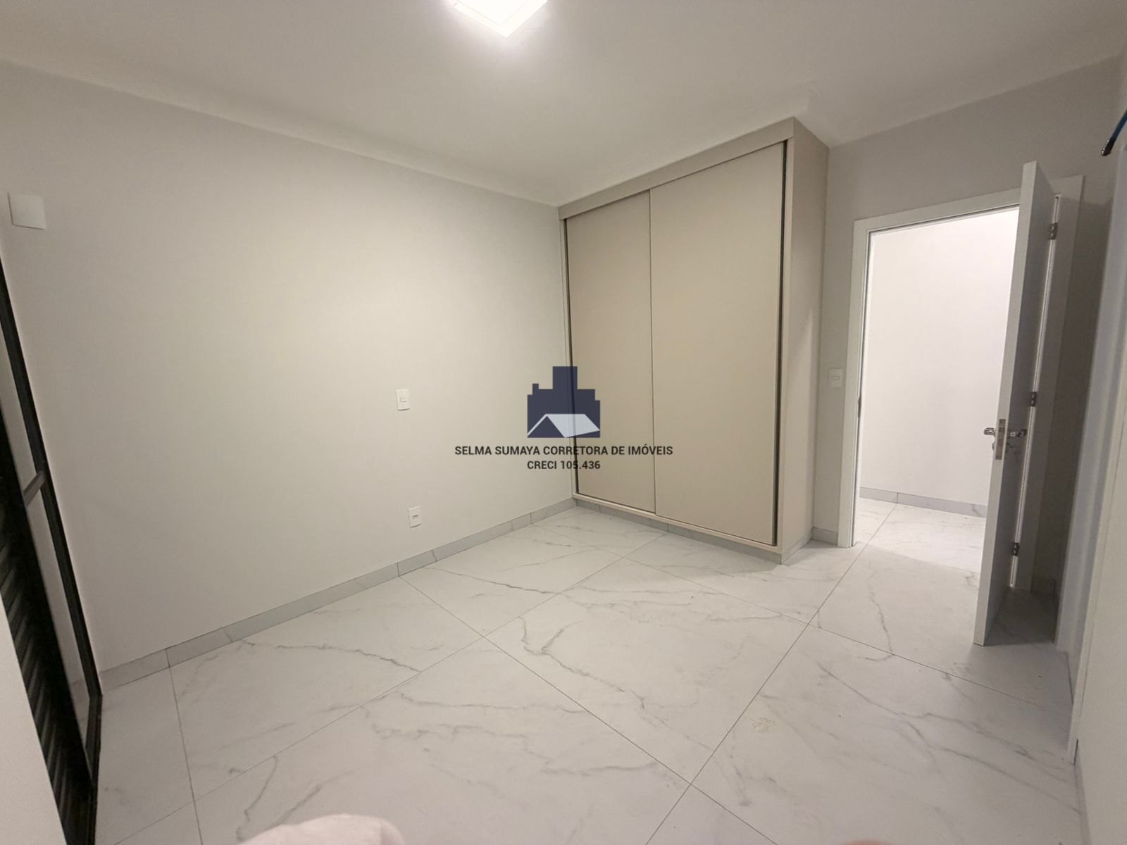 Casa de Condomínio com 3 quartos à venda, 254m² — foto 17 de 28