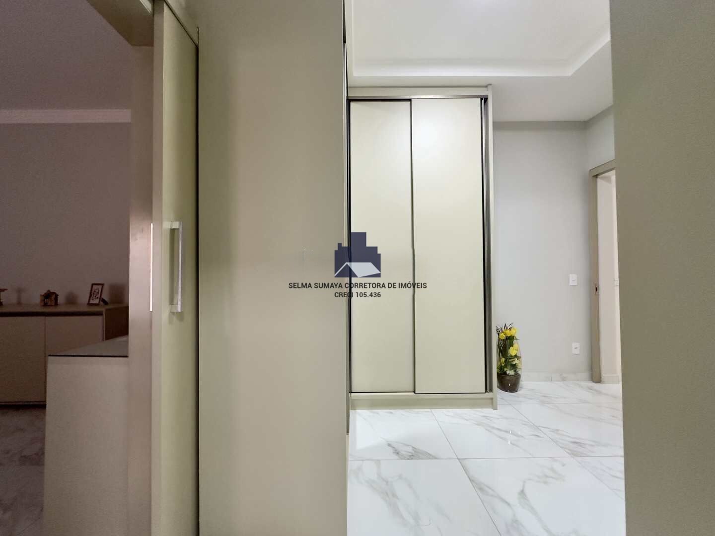 Casa de Condomínio com 3 quartos à venda, 247m² — foto 12 de 18