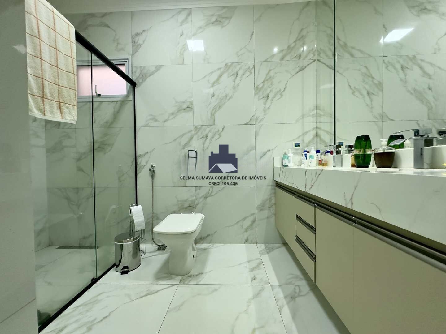 Casa de Condomínio com 3 quartos à venda, 247m² — foto 17 de 18