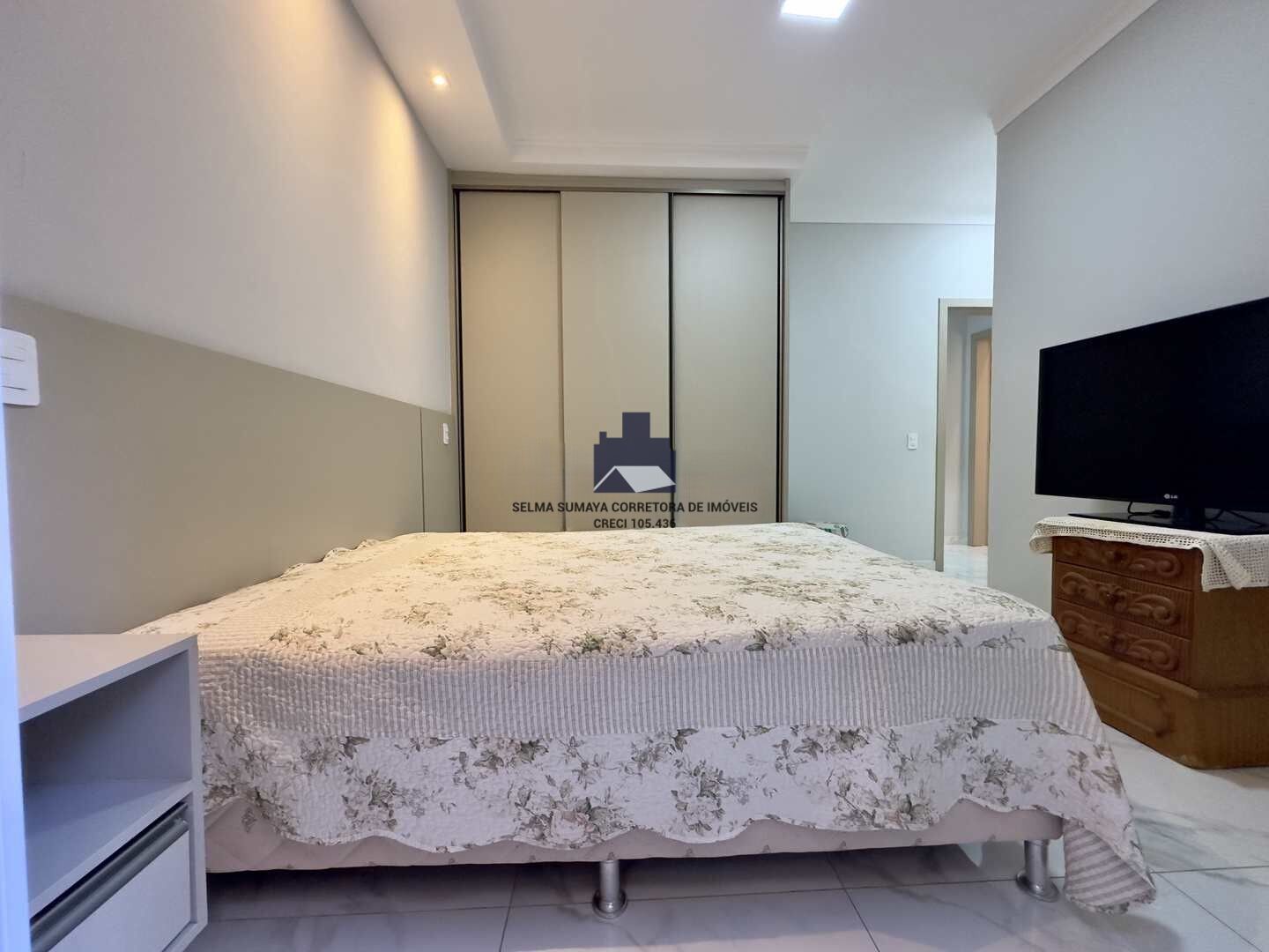 Casa de Condomínio com 3 quartos à venda, 247m² — foto 9 de 18