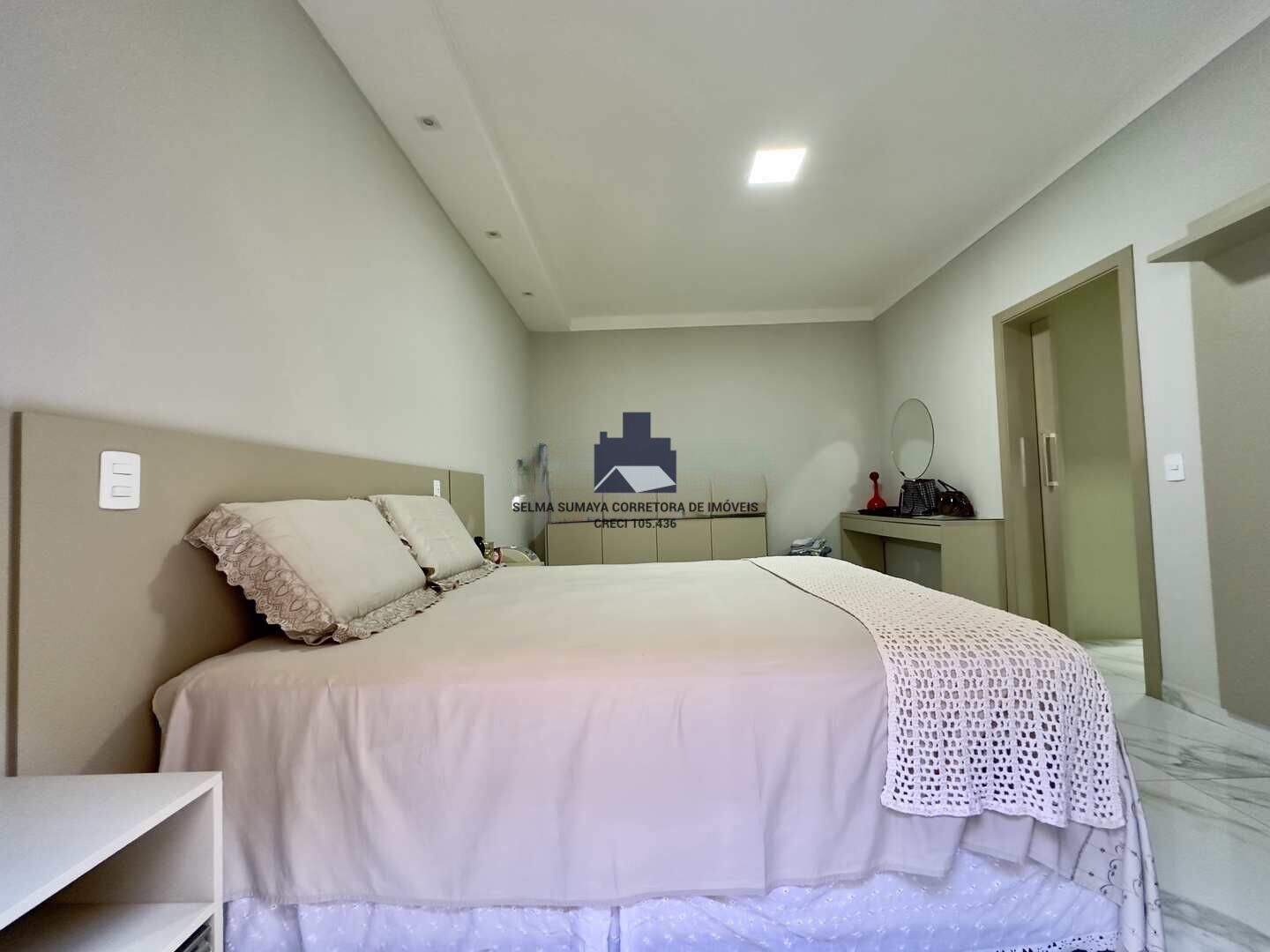 Casa de Condomínio com 3 quartos à venda, 247m² — foto 15 de 18