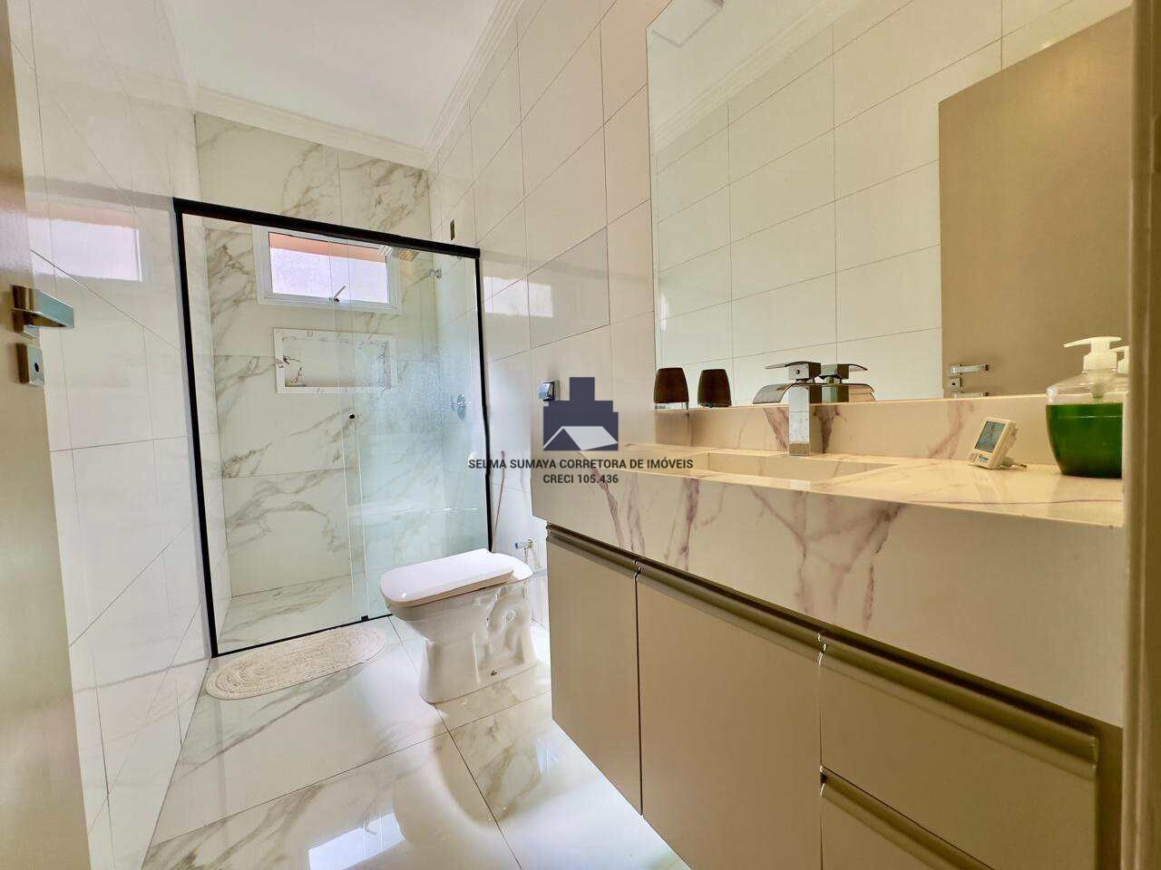 Casa de Condomínio com 3 quartos à venda, 247m² — foto 14 de 18
