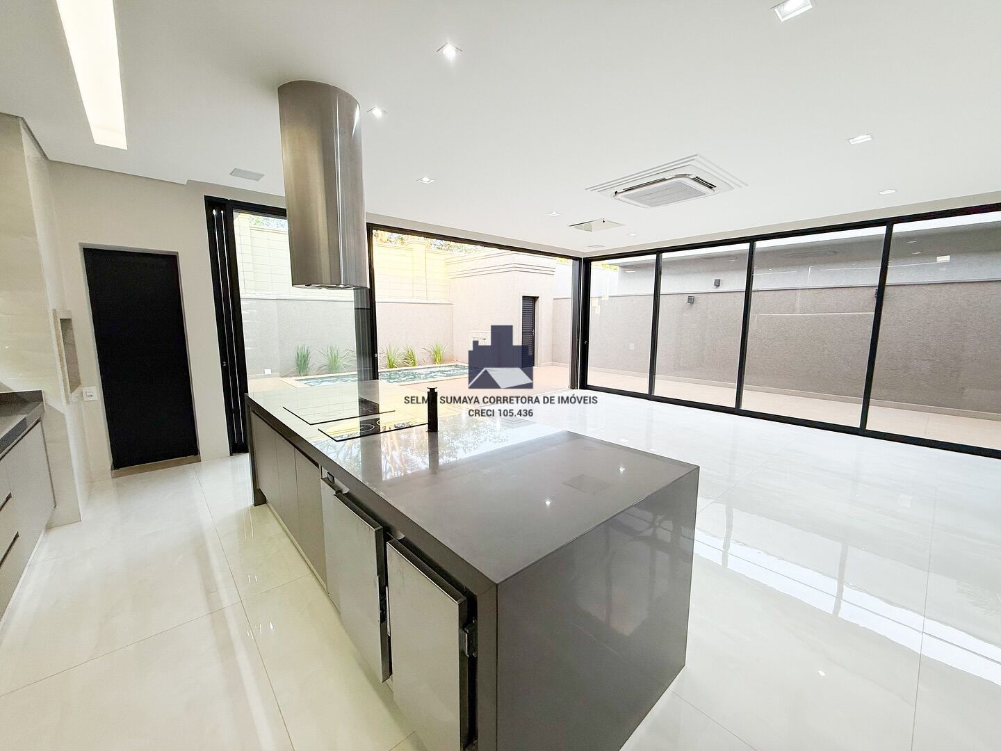 Casa de Condomínio com 4 quartos à venda, 310m² — foto 14 de 19