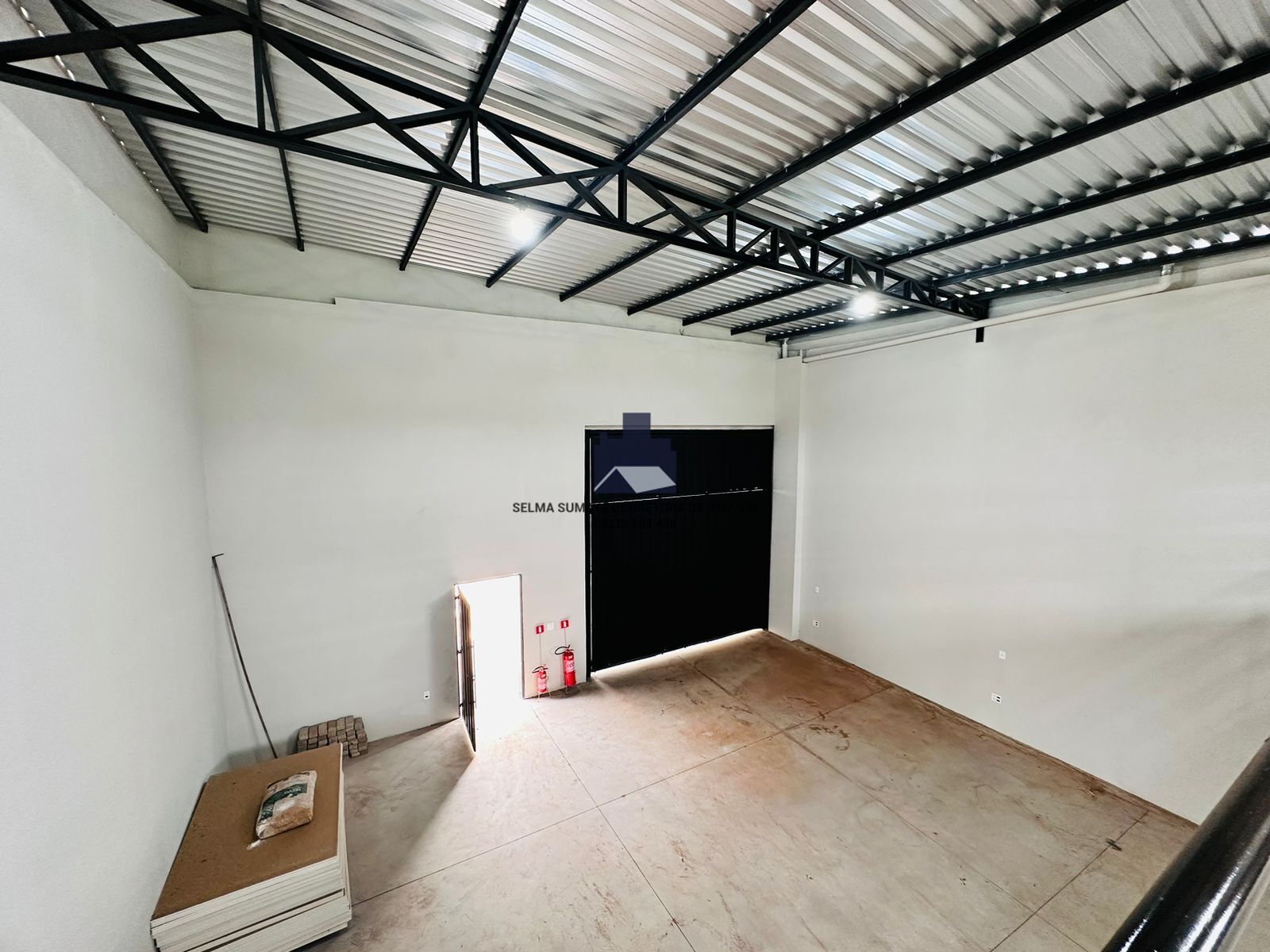 Loja / Salão / Ponto Comercial à venda, 160m² — foto 4 de 11