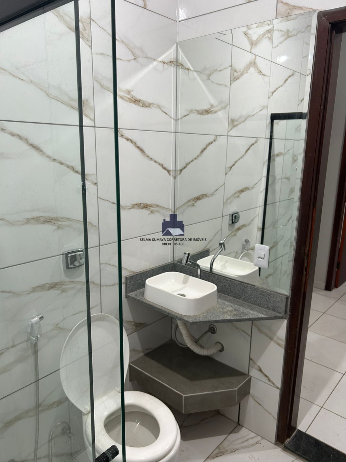 Casa com 4 quartos à venda, 210m² — foto 17 de 21