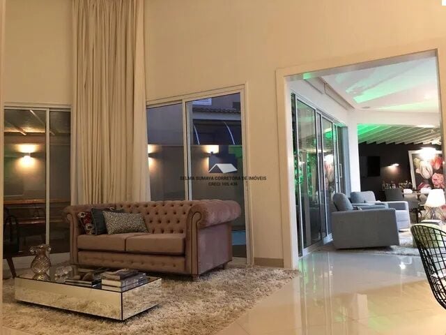 Casa de Condomínio com 3 quartos à venda, 250m² — foto 4 de 20