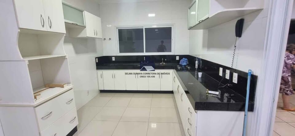 Casa de Condomínio com 3 quartos à venda, 300m² — foto 4 de 12