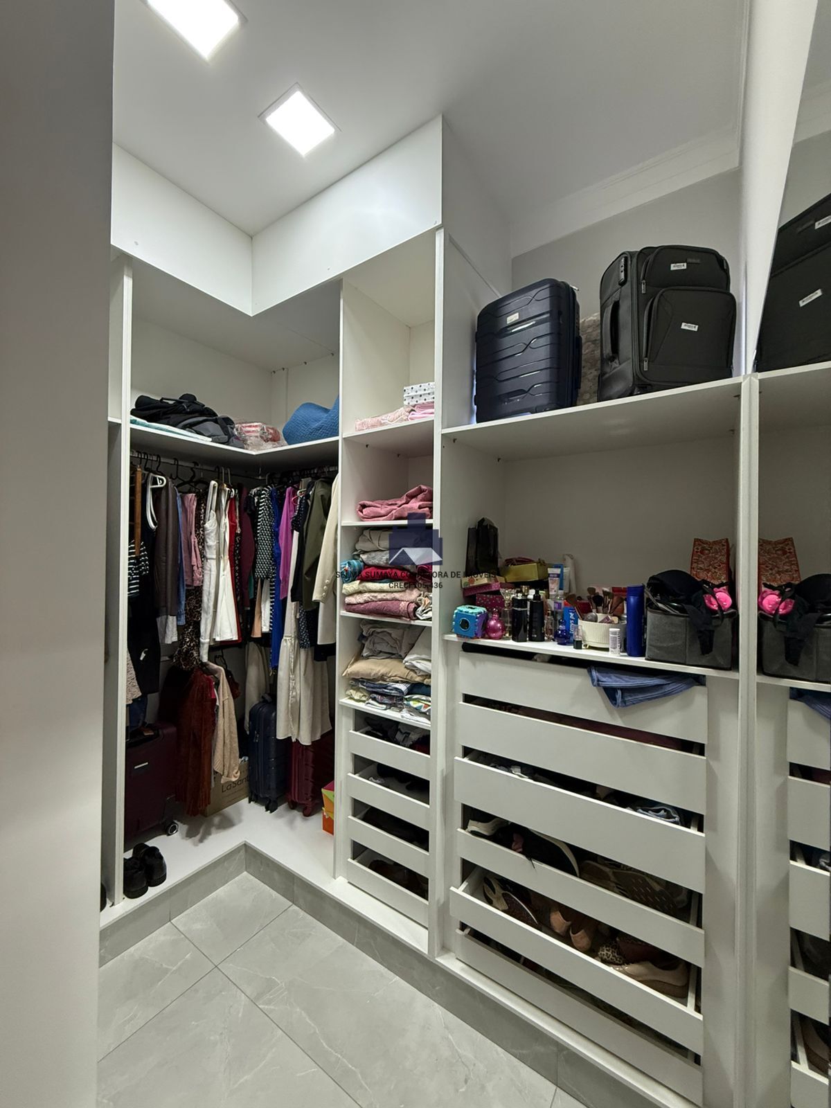 Casa de Condomínio com 3 quartos à venda, 216m² — foto 21 de 27