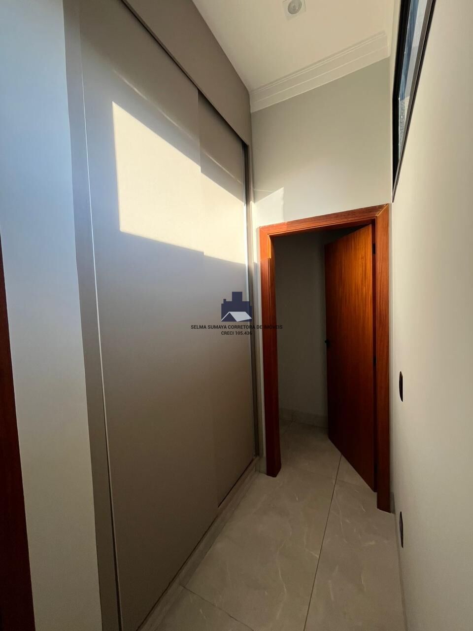 Casa de Condomínio com 3 quartos à venda, 216m² — foto 23 de 27
