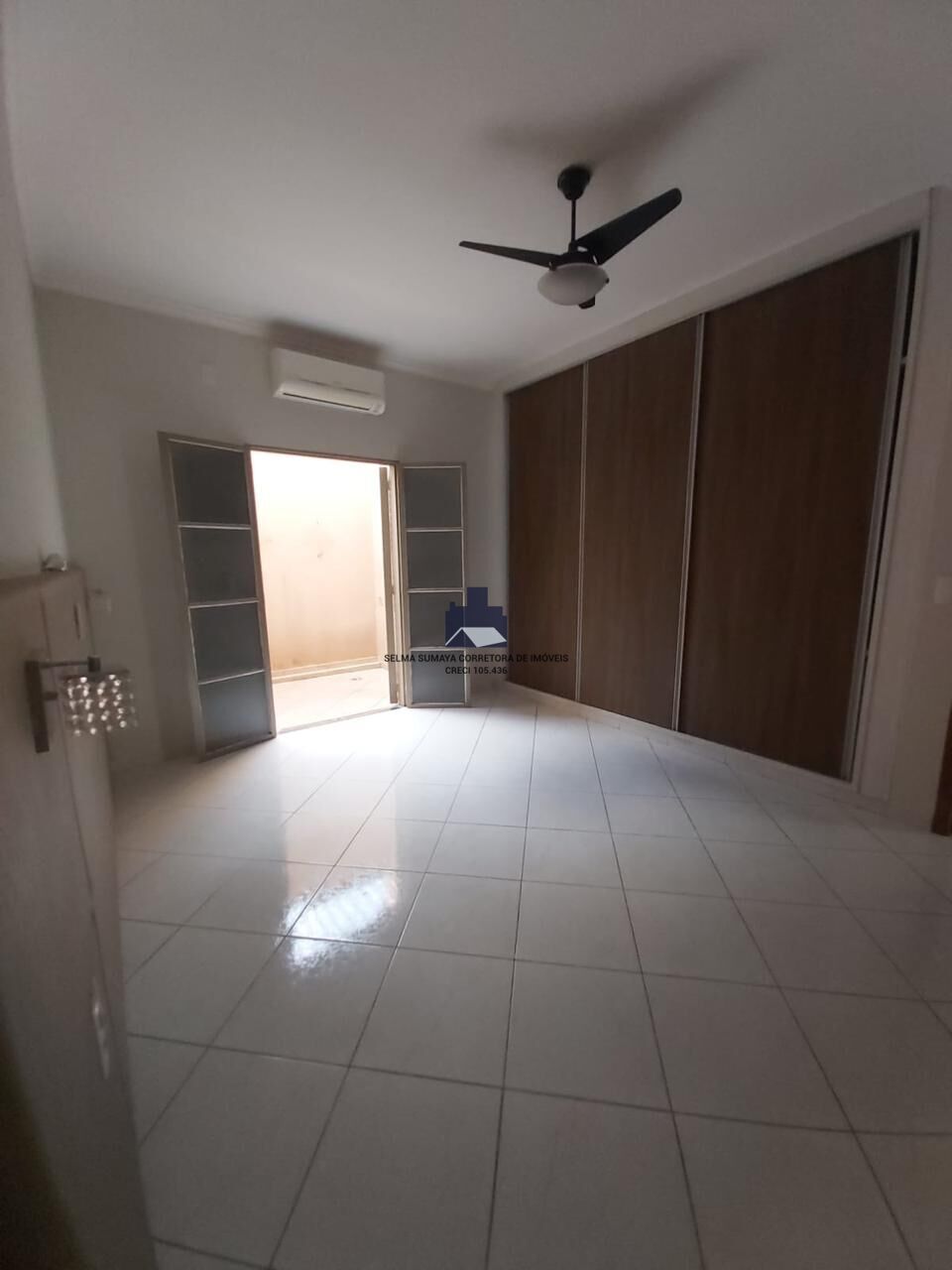 Casa com 3 quartos à venda, 230m² — foto 16 de 24