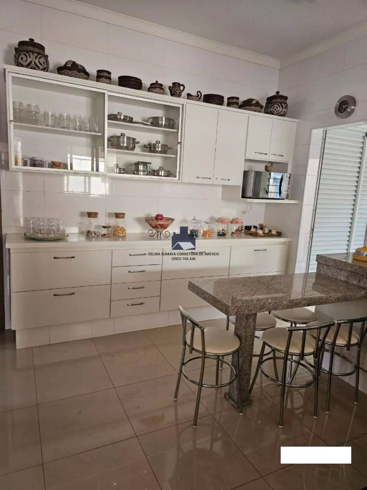 Casa de Condomínio com 4 quartos à venda, 300m² — foto 12 de 33