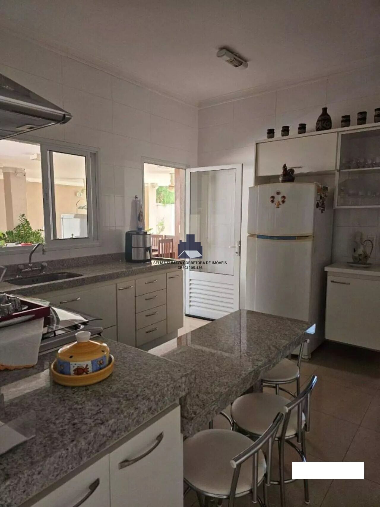 Casa de Condomínio com 4 quartos à venda, 300m² — foto 16 de 33