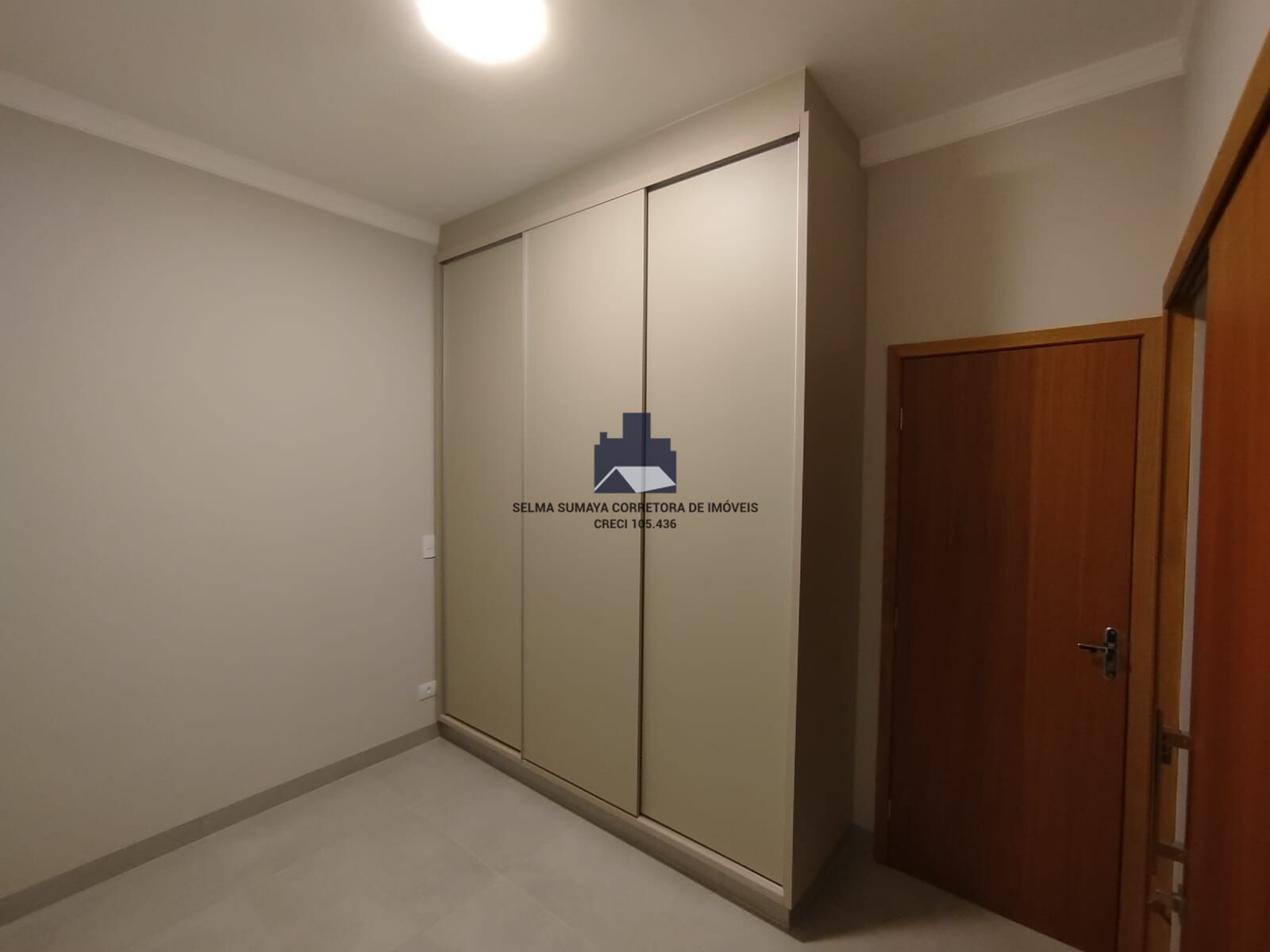 Casa com 3 quartos à venda, 128m² — foto 24 de 33