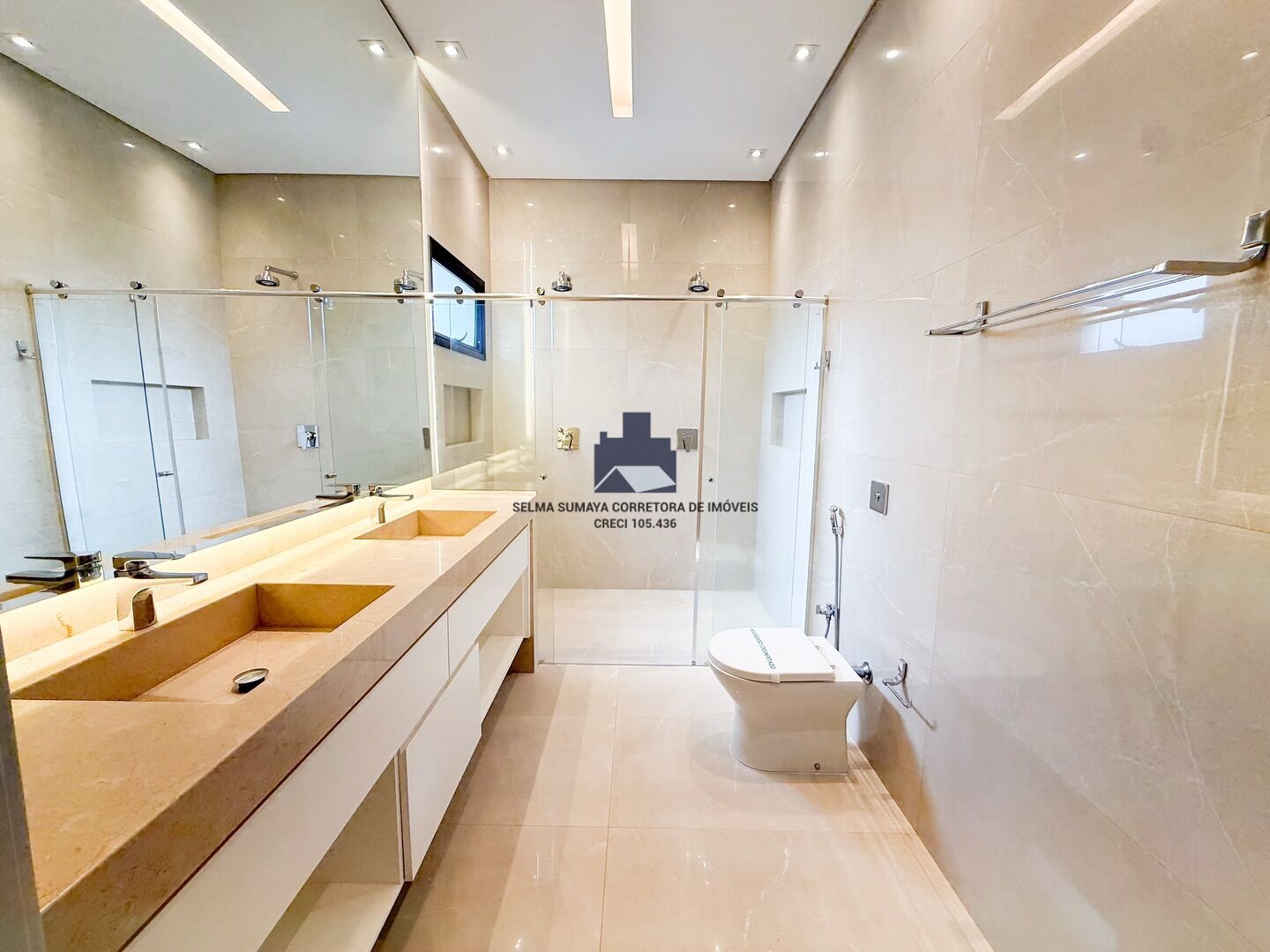 Casa de Condomínio com 3 quartos à venda, 250m² — foto 17 de 20