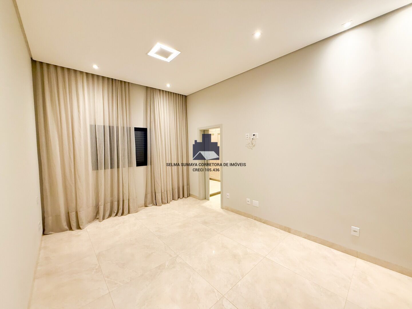 Casa de Condomínio com 3 quartos à venda, 250m² — foto 16 de 20