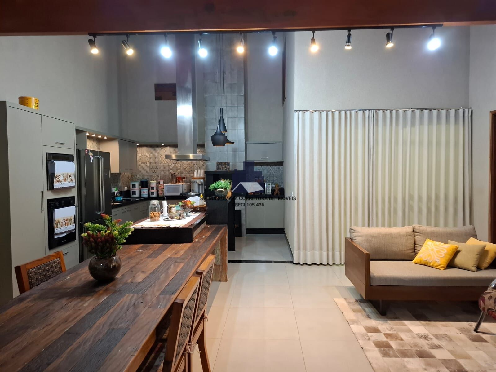 Casa com 3 quartos à venda, 250m² — foto 24 de 40