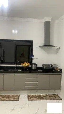 Casa com 3 quartos à venda, 225m² — foto 11 de 16