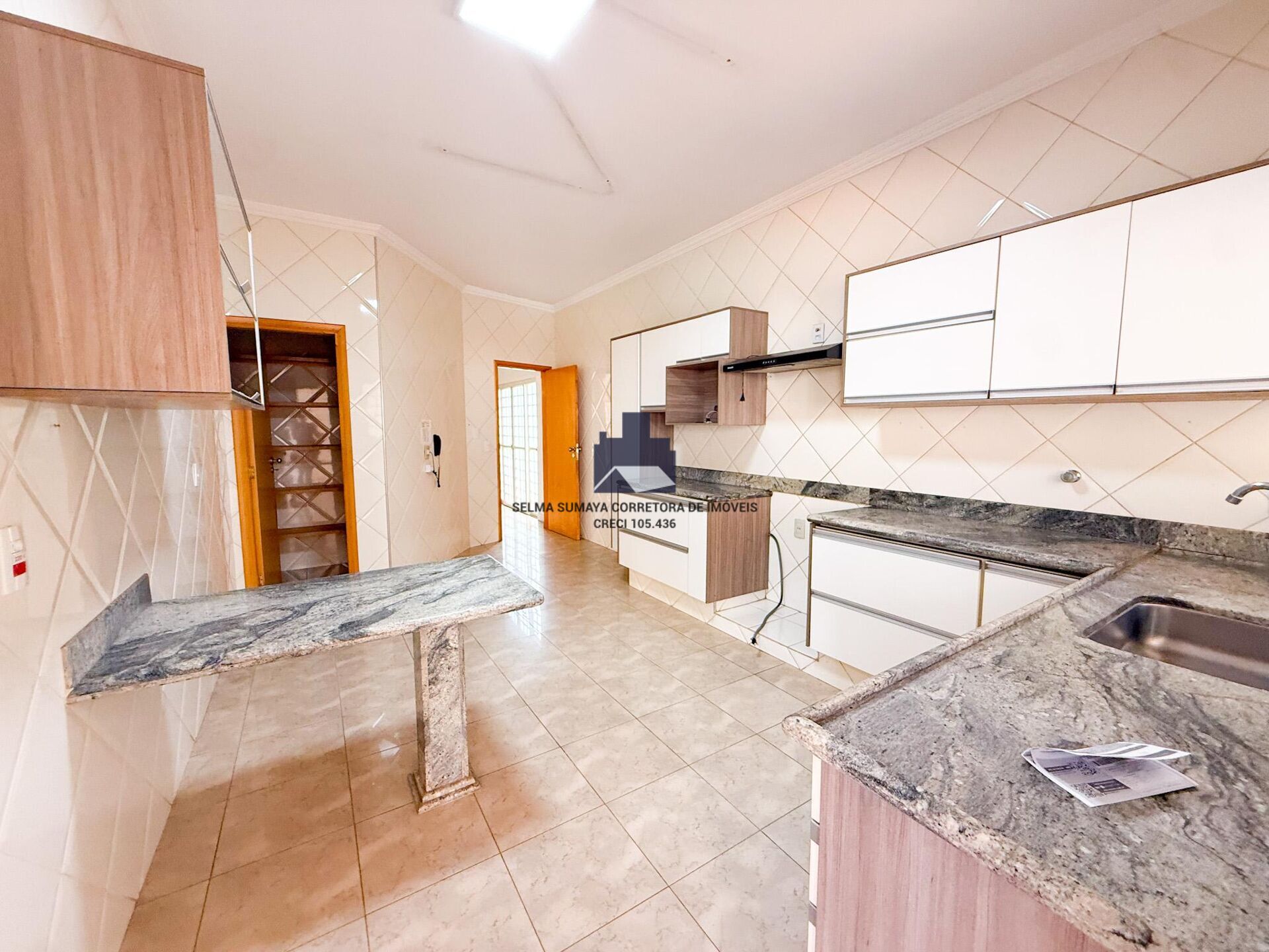 Casa de Condomínio com 3 quartos à venda, 320m² — foto 4 de 28