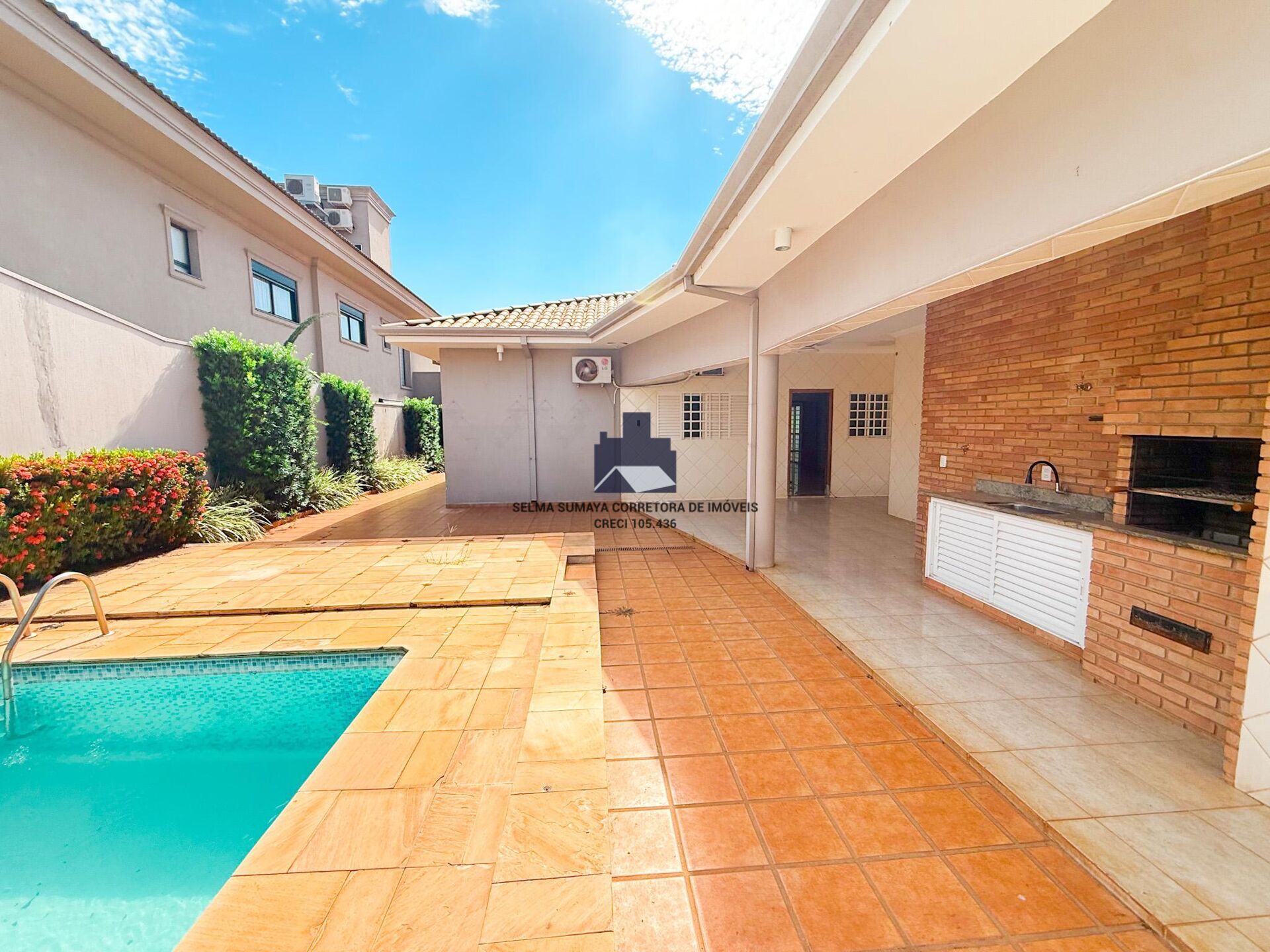 Casa de Condomínio com 3 quartos à venda, 320m² — foto 18 de 28