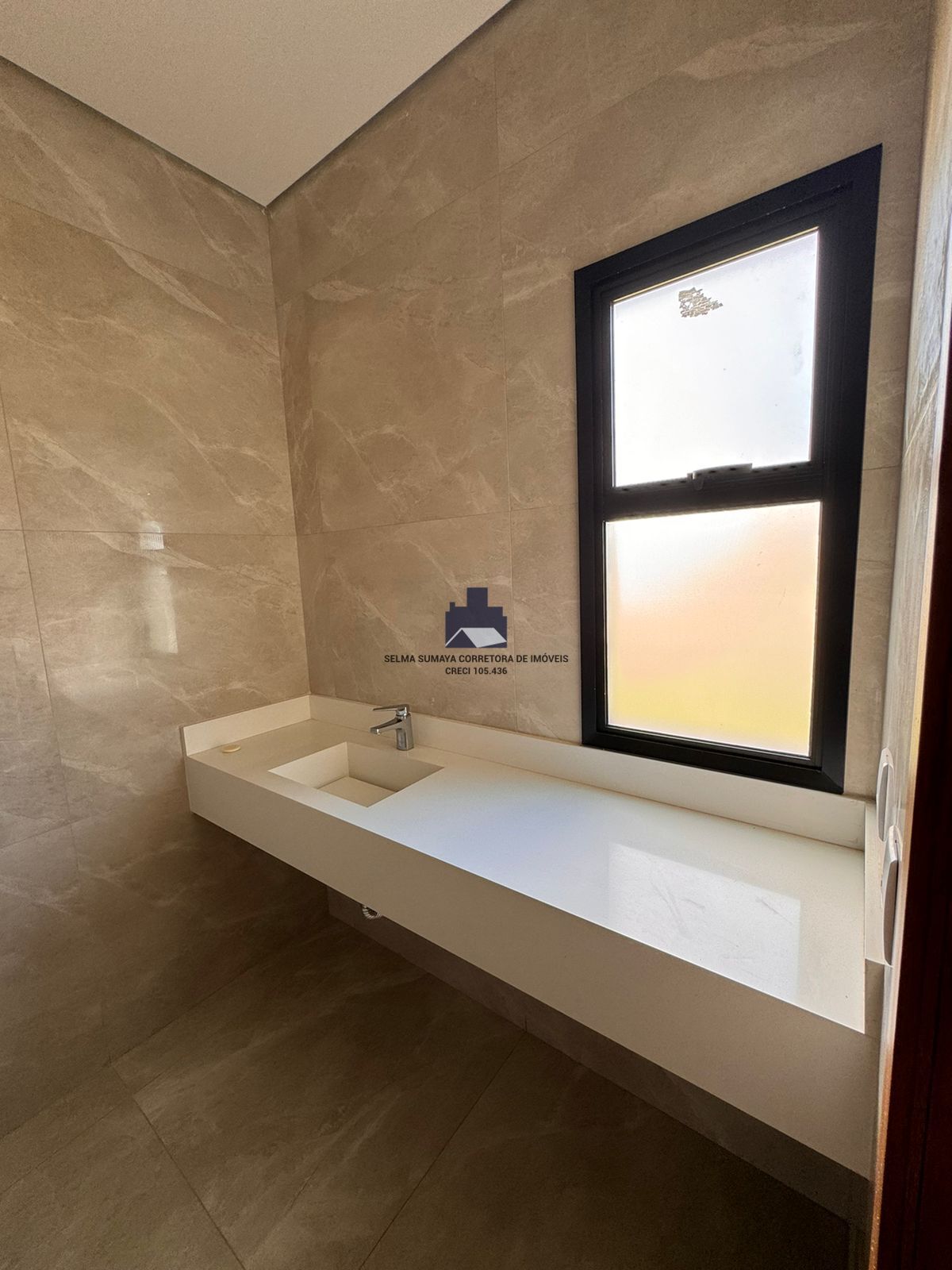 Casa de Condomínio com 3 quartos à venda, 330m² — foto 10 de 23